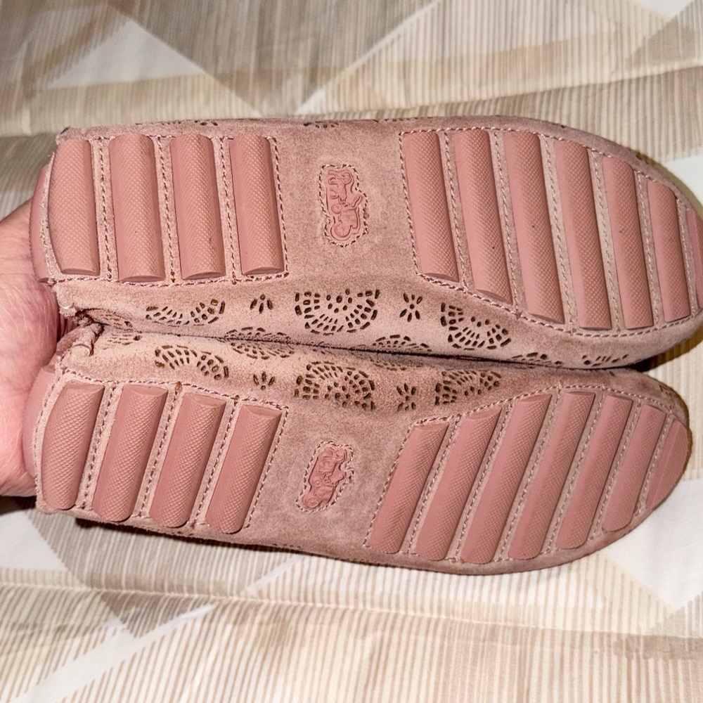 Coach Mauve Floral Cutout Loafers - Picture 4 of 8